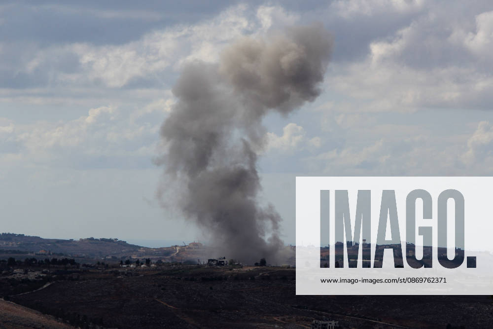 Israeli forces attack Lebanon despite ceasefire Israil ordusu, ateskese ve çerçeve anlasmasina ragmen Lübnan’in güneyindeki bölgelere yönelik hava saldirilarini sürdürüyor. Dogu Zutar ve Kefertibnit beldelerine düzenlenen saldirilarin ardindan bölgeden dumanlar yükseldi. Ramiz Dallah Anadolu Nabatieh Lebanon. Editorial use only. Please get in touch for any other usage.