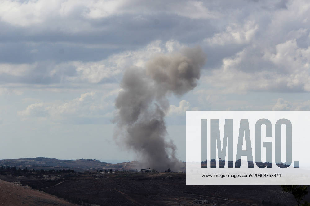 Israeli forces attack Lebanon despite ceasefire Israil ordusu, ateskese ve çerçeve anlasmasina ragmen Lübnan’in güneyindeki bölgelere yönelik hava saldirilarini sürdürüyor. Dogu Zutar ve Kefertibnit beldelerine düzenlenen saldirilarin ardindan bölgeden dumanlar yükseldi. Ramiz Dallah Anadolu Nabatieh Lebanon. Editorial use only. Please get in touch for any other usage.
