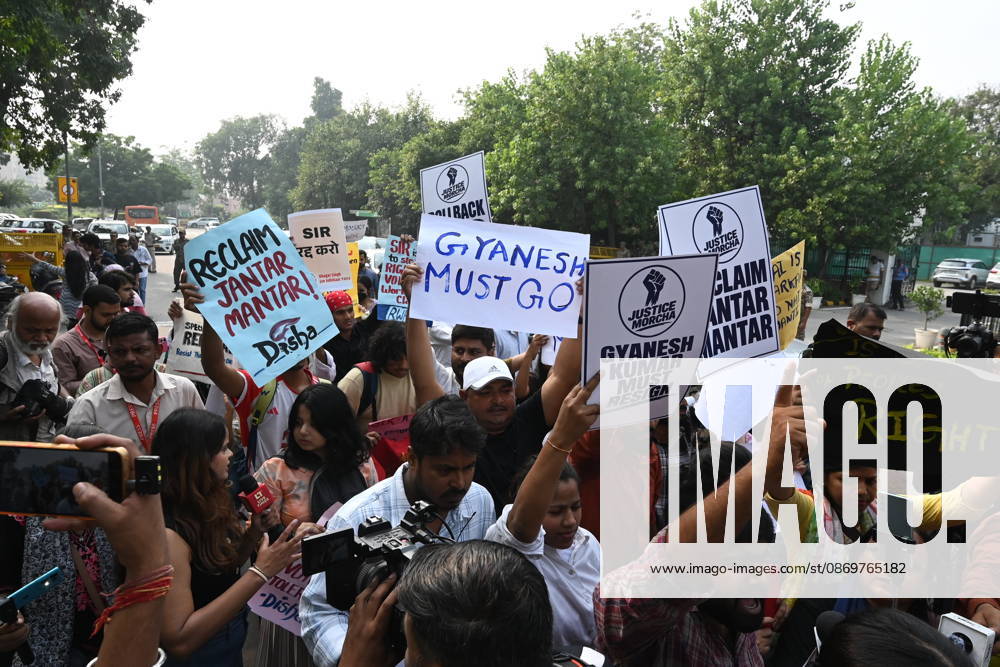 Students, youth and citizens participate in a march from the Press Club of India to Jantar Mantar demanding the resignation of Chief Election Commissioner Gyanesh Kumar, on October 17, 2026 in New Delhi, India. (Photo by Ishant Chauhan Hindustan Times ) CJP Supporters Protest Demanding CEC Gyanesh Kumar s Resignation Over Voter List Changes