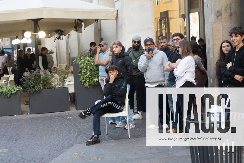 IPA89812392 - Milan, October 17, 2026: Italia in Piazza demonstration; violent clashes between police and the student movement