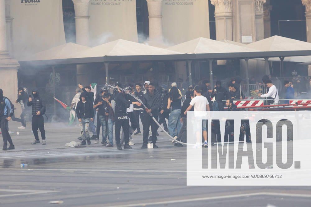 IPA89812401 - Milan, October 17, 2026: Italia in Piazza demonstration; violent clashes between police and the student movement