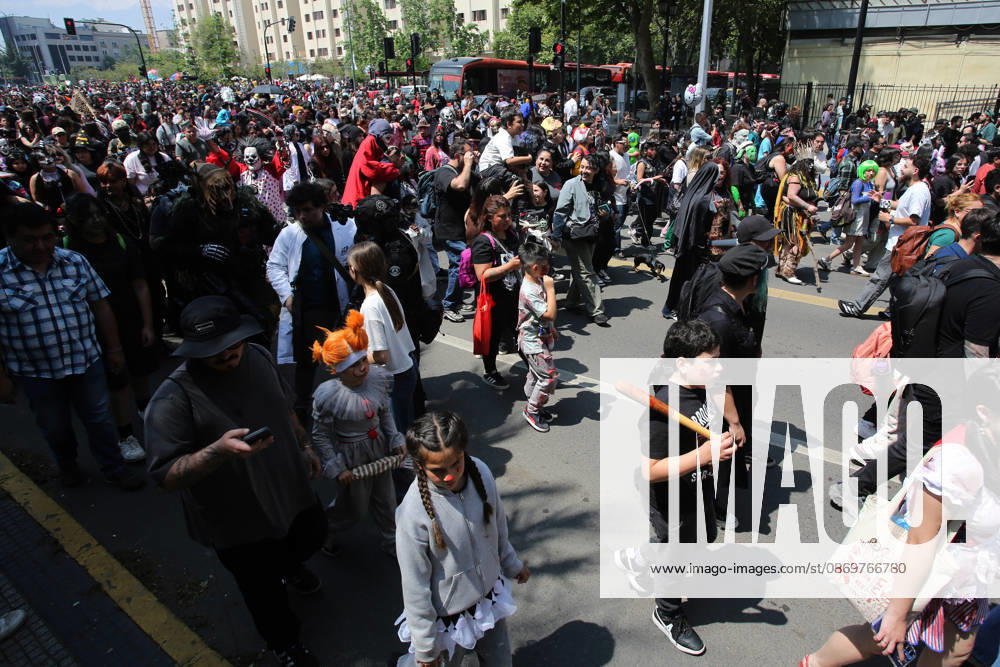 The 2026 Zombiewalk takes place in downtown Santiago. Jonnathan Oyarzun Aton Chile, Santiago, Chile Aton 1200442