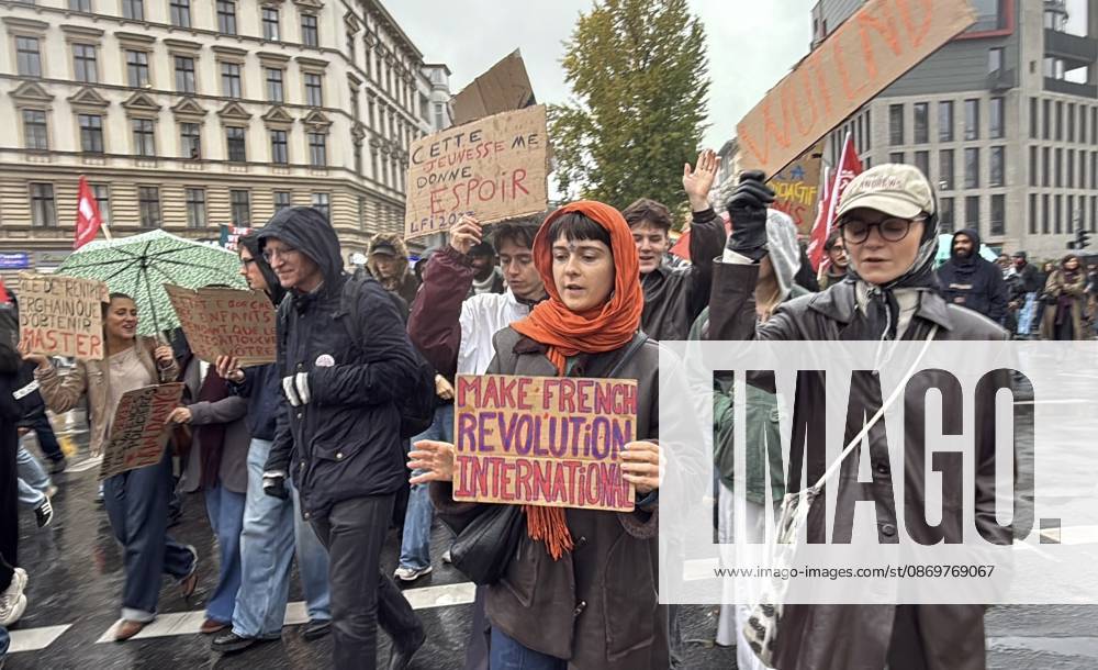 Students march in Berlin in solidarity with education protests in France BERLIN, GERMANY - OCTOBER 17: Students march through Berlin carrying banners and placards in solidarity with students protesting for better education conditions in France, on October 17, 2026 in Berlin, Germany. Erbil Basay Anadolu Berlin Germany. Editorial use only. Please get in touch for any other usage.