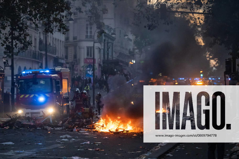 High Cost of Living Protest - Paris AJ Protesters gather during a demonstration to protest against the high cost of living , at Place de la Republique in Paris on October 17, 2026 as part of a nationwide call for mobilisation bringing together various groups expressing their anger: former Yellow Vest , secondary school and university students, climate activists and even farmers. After weeks of student protests, France faces broader, nationwide demonstrations on October 17, 2026 over the cost of living, setting up a potentially fraught six months heading into a presidential election. A police source told AFP that authorities estimated nearly 200,000 people could take part, with 40,000 in Paris. Photo by Alexis Jumeau ABACAPRESS.COM Paris