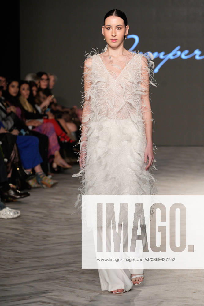 (261018) -- VANCOUVER, Oct. 18, 2026 -- A model presents a creation by Chinese fashion designer Jumper Zhang during Vancouver Fashion Week 2026 in Vancouver, British Columbia, Canada, on Oct. 17, 2026. (Photo by Liang Sen Xinhua) CANADA-VANCOUVER FASHION WEEK 2026 LinxWei