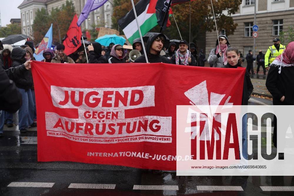 Berlin Rally Supports French Students BERLIN, GERMANY, OCTOBER 17, 2026: Demonstrators gather in solidarity with students protesting in France, calling for better education funding and improved school conditions. The rally forms part of solidarity actions supporting the French student movement. Berlin Berlin Germany