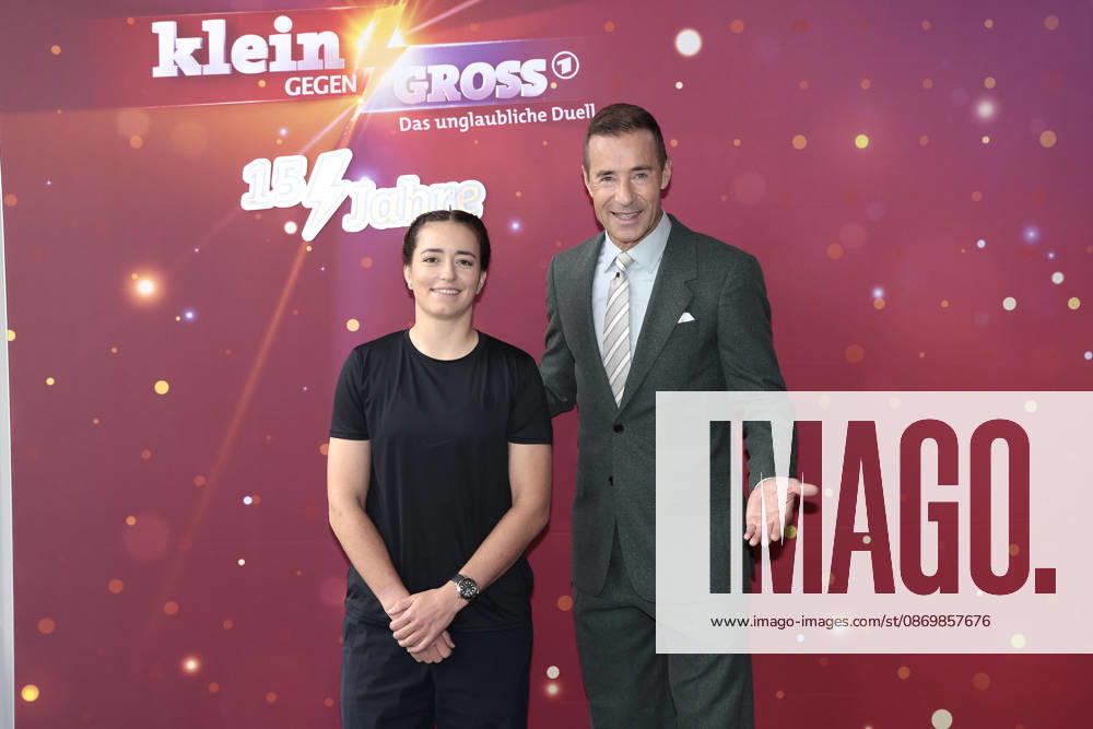 Mathilde Gremaud und Kai Pflaume beim Fototermin zur 15 Jahre Jubilaeumsfolge der ARD Show Klein gegen Gross - Das unglaublice Duell am 18.10.2026 in Berlin Mathilde Gremaud and Kai Pflaume attends the photo call for the 15th-anniversary episode of the ARD show Klein gegen Gross Das unglaubliche Duell on October 18, 2026, in Berlin, Germany 15 Jahre Jubilaeums- Photocall von Klein gegen Gross (ARD) in Berlin