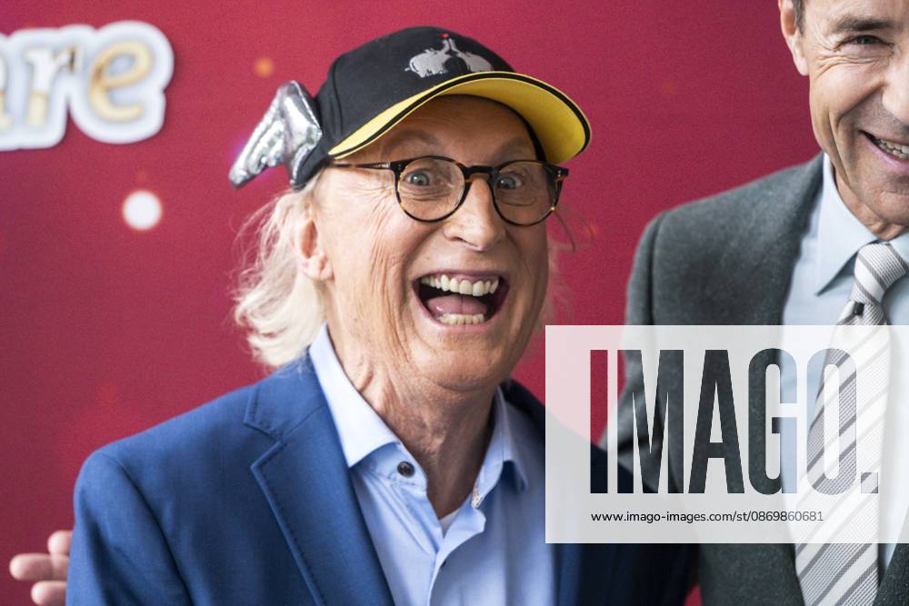ABB KLEINGROSS- Otto Waalkes beim Fotocall zu der ARD TV Fernsehshow Klein gegen Groß Gross - Das unglaubliche Duell Die 15-Jahre-Jubilaeumsshow in Studio Berlin Adlershof Studio H in Berlin am 18.10.2026 Berlin Deutschland