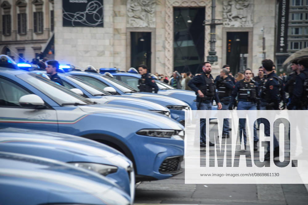 Milano, MI: Police checks and arrests were carried out in and around Piazza del Duomo, where a group of young protesters gathered the day after violent clashes with police, Milan, October 18, 2026. ANSA MATTEO CORNER Milano MI - ZUMAa110 20261018_zaf_a110_031