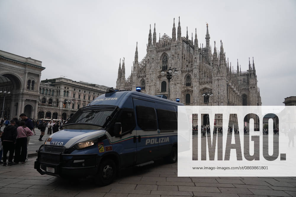 IPA89864143 - Milan: More clashes and looting by hooded youths in the city center the day after the demonstration on Saturday, the 17th; many hooded individuals were detained and taken to police headquarters