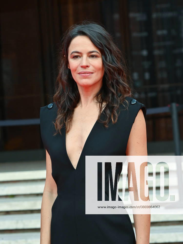 Red Carpet cast film Just Une Illusion in Roma, Italy - 18 Oct 2026 Giorgia Sinicomi attends the Just Une Illusion red carpet cast film during the Roma Film Festival 2026 at Auditorium Parco della Musica Ennio Morricone. Roma Italy