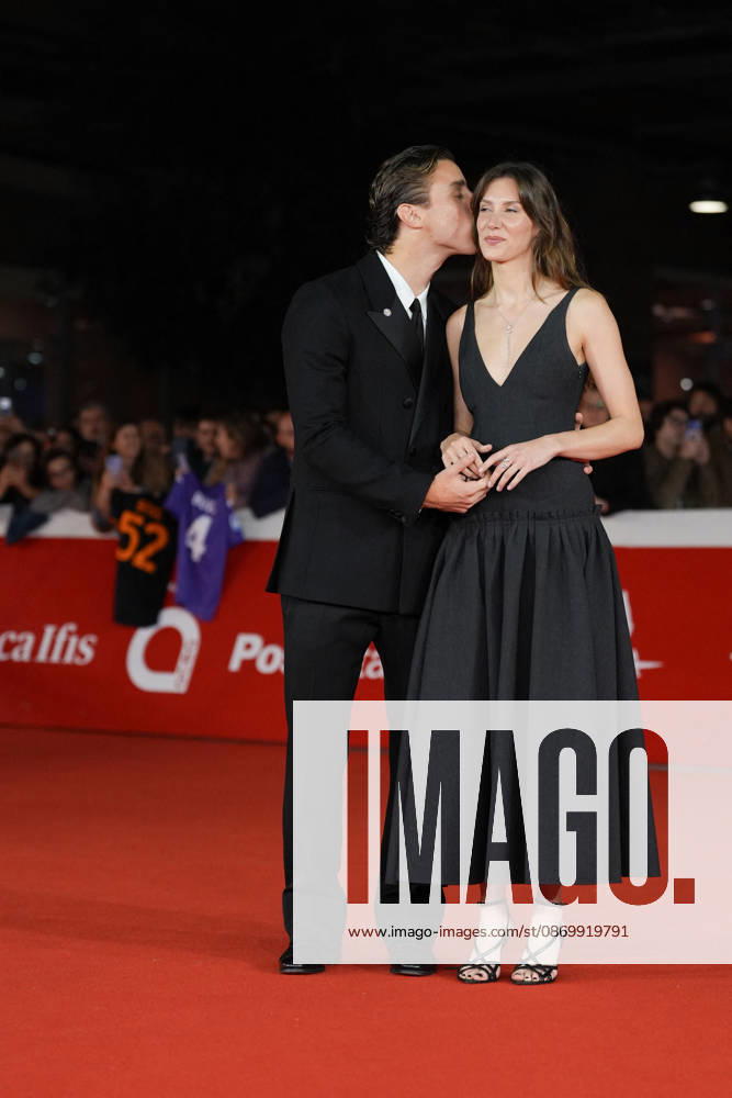 Edoardo Bove Martina Durham At 21st Rome Film Fest Red Carpet Edoardo Bove and Martina Durham attend the red carpet premiere of the film IN UN BATTITO during the 21st Rome Film Fest in Rome, Italy on October 18, 2026. Photo by Andrea Bracaglia ABACAPRESS.COM Rome Italy Italy