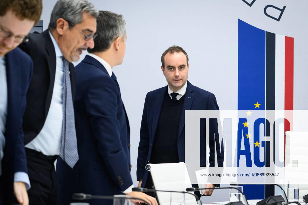 Sébastien Lecornu, Prime Minister, at an interministerial RIM crisis meeting following the incidents, looting, and vandalism associated with the demonstrations on October 17, 2026, in Paris, October 18, 2026 Eric Tschaen Pool Bestimage Interministerial Crisis Meeting (RIM) in response to the incidents, looting, and vandalism associated with the demonstrations on October 17, 2026, Paris, France
