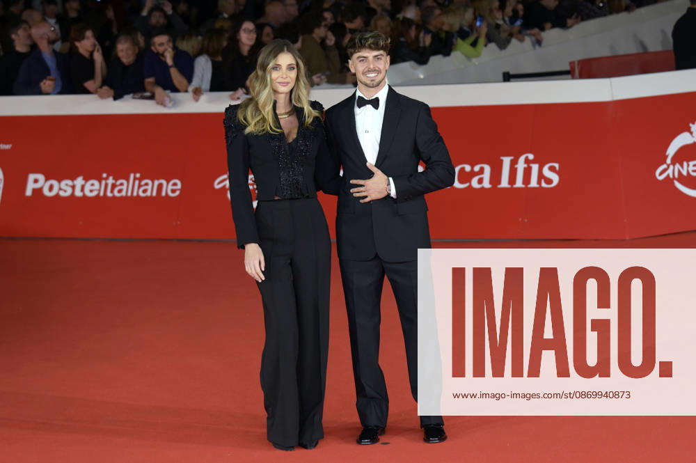 Fabio Di Giannantonio mit Partnerin Jay Carol Gigli bei der Premiere des Dokumentarfilms In un battito auf dem 21. Internationalen Filmfestival von Rom Festa del Cinema di Roma 2026 im Auditorium Parco della Musica. Rom