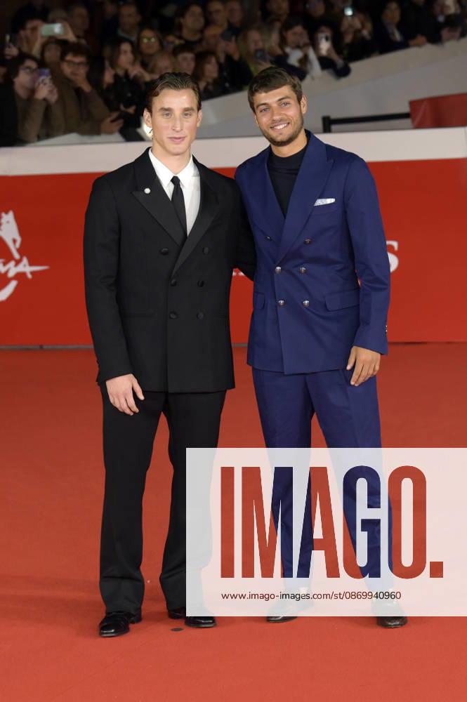 Edaordo Bove und Flavio Cobolli bei der Premiere des Dokumentarfilms In un battito auf dem 21. Internationalen Filmfestival von Rom Festa del Cinema di Roma 2026 im Auditorium Parco della Musica. Rom
