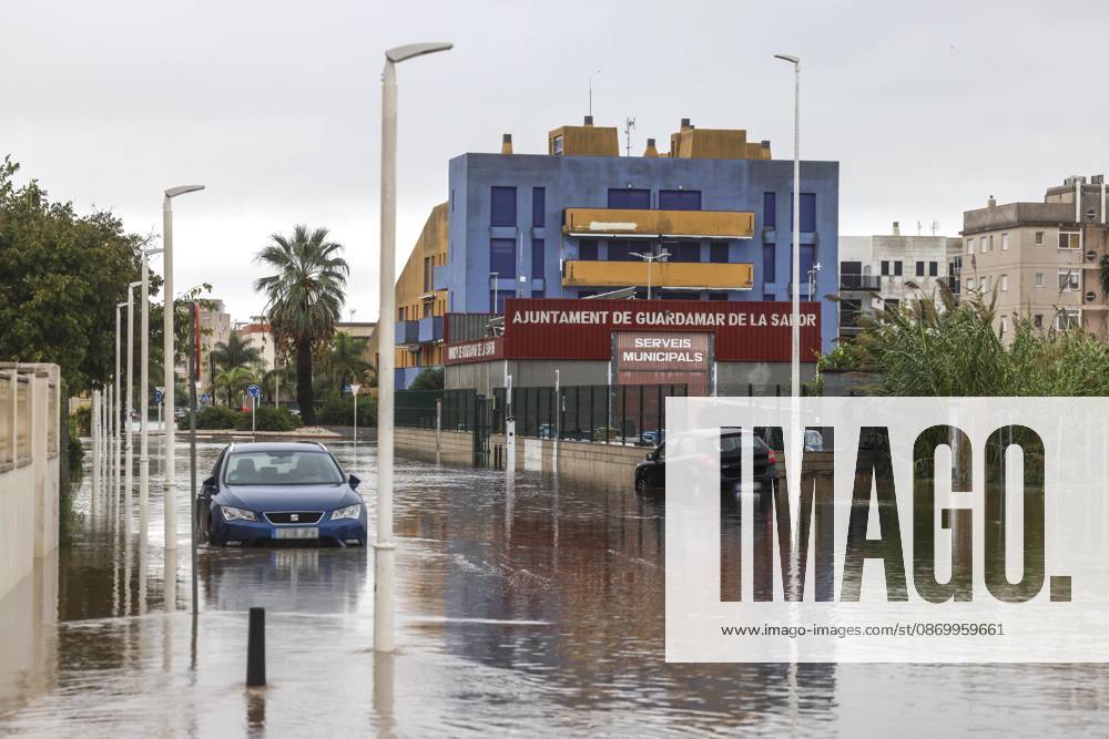The Valencian Regional Government is preparing a lockdown order for the southern coast of Valencia and the northern coast of Alicante due to the rains. A flooded area, as of October 19, 2026, in Guardamar de la Safor, Valencia, Valencian Community, Spain. The Valencian Regional Government is preparing a lockdown order for the southern coast of Valencia and the northern coast of Alicante in response to the emergency declared due to the rains brought by Storm Adam, as announced by the Regional Minister of Emergencies and the Interior early this morning, October 19, from the Emergency Coordination Center (CCE) OCTOBER 19, 2026 Valencia, Valencian Community Valencia, Valencian Community, Spain