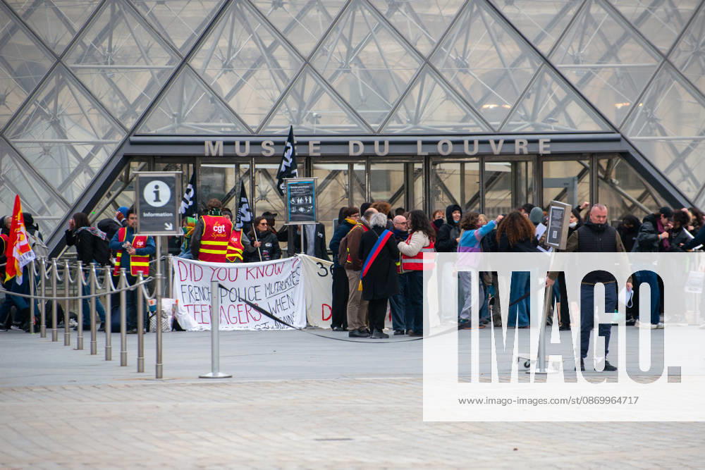 Blockade of The Louvre Museum by Students - Paris Protesters block the entrances to the Louvre Museum to express their support for a nationwide high school student protest movement and denounce what they describe as police repression in Paris, France, on October 19, 2026. Photo by Denis Prezat ABACAPRESS.COM Paris France