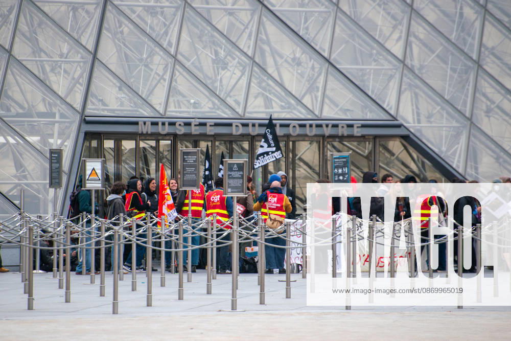 Blockade of The Louvre Museum by Students - Paris Protesters block the entrances to the Louvre Museum to express their support for a nationwide high school student protest movement and denounce what they describe as police repression in Paris, France, on October 19, 2026. Photo by Denis Prezat ABACAPRESS.COM Paris France