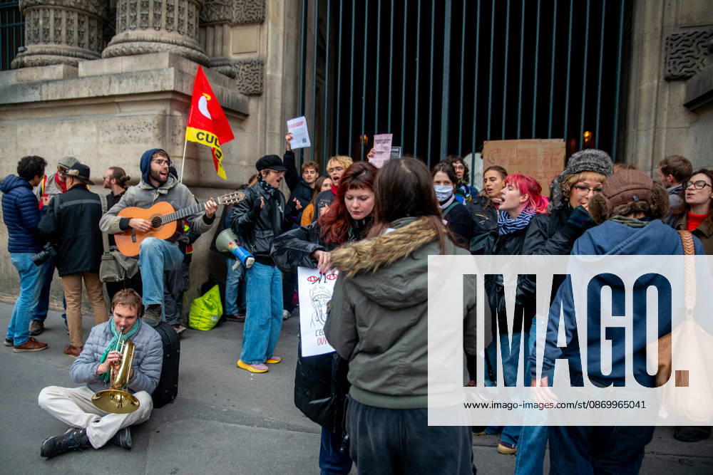 Blockade of The Louvre Museum by Students - Paris Protesters block the entrances to the Louvre Museum to express their support for a nationwide high school student protest movement and denounce what they describe as police repression in Paris, France, on October 19, 2026. Photo by Denis Prezat ABACAPRESS.COM Paris France
