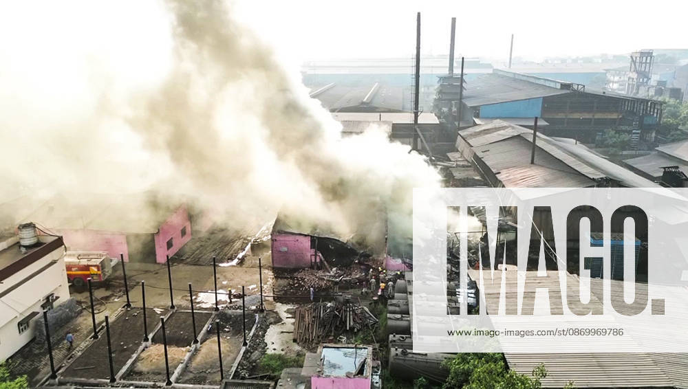 A massive fire broke out at a tar manufacturing factory Raipur, Oct 19 (ANI): Dark smoke billows out from a tar manufacturing factory following a massive fire, in Raipur on Monday. (ANI Video Grab) Raipur Chhattisgarh India