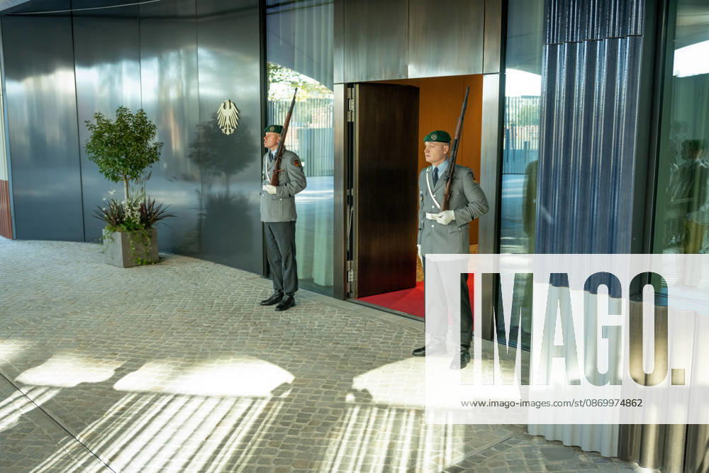 Bundespräsident, Frank-Walter Steinmeier, Akkreditierung von Botschaftern Berlin, Amtssitz am Spreebogen, Bundespräsident, Frank-Walter Steinmeier, Akkreditierung von Botschaftern, Bundeswehr Berlin Berlin GER