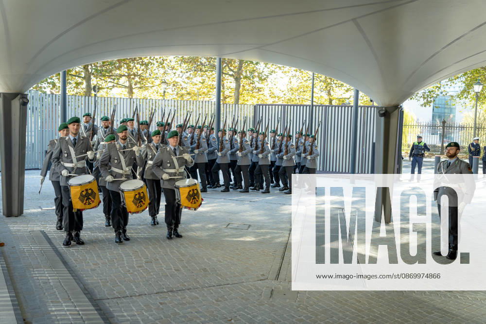 Bundespräsident, Frank-Walter Steinmeier, Akkreditierung von Botschaftern Berlin, Amtssitz am Spreebogen, Bundespräsident, Frank-Walter Steinmeier, Akkreditierung von Botschaftern, Bundeswehr Berlin Berlin GER