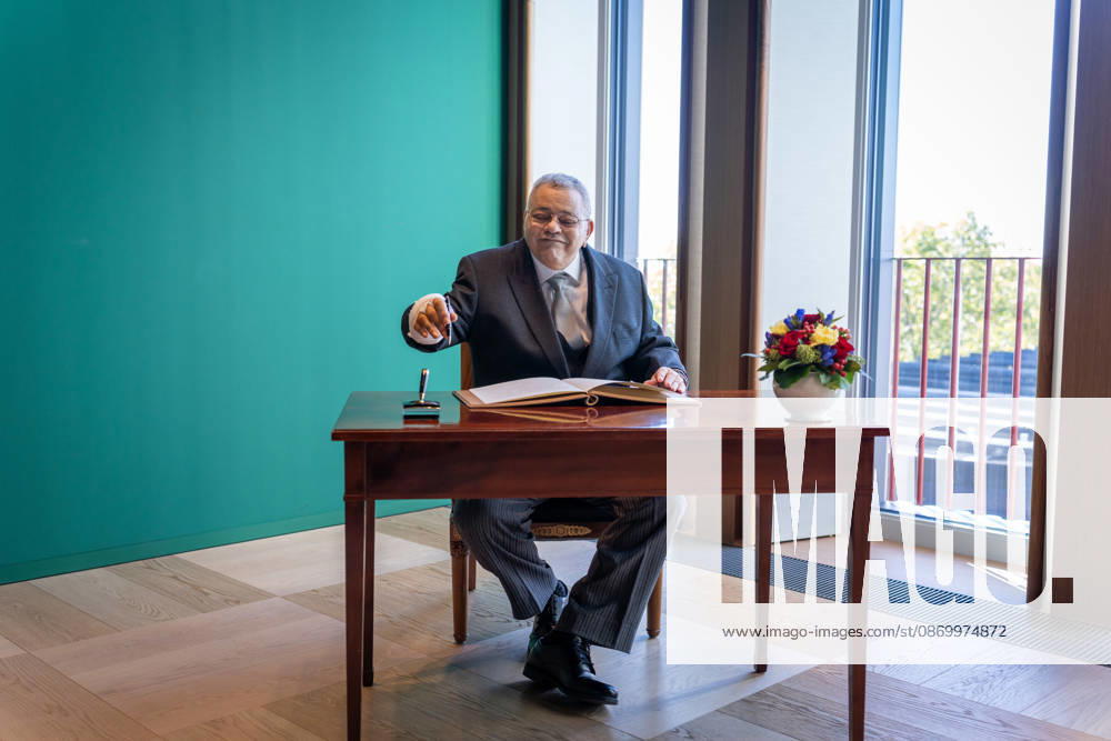 Bundespräsident, Frank-Walter Steinmeier, Akkreditierung von Botschaftern Berlin, Amtssitz am Spreebogen, Bundespräsident, Frank-Walter Steinmeier, Akkreditierung von Botschaftern, Bundeswehr, Botschafter, Mauritius, Joseph Lucien Finette Berlin Berlin GER