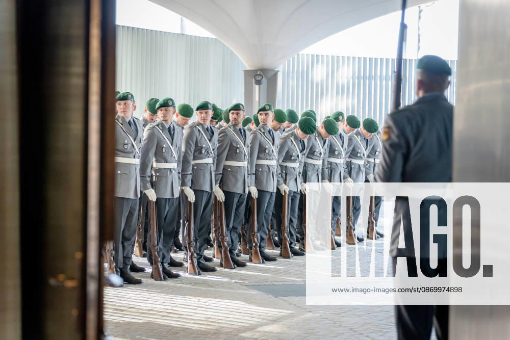 Bundespräsident, Frank-Walter Steinmeier, Akkreditierung von Botschaftern Berlin, Amtssitz am Spreebogen, Bundespräsident, Frank-Walter Steinmeier, Akkreditierung von Botschaftern, Bundeswehr Berlin Berlin GER