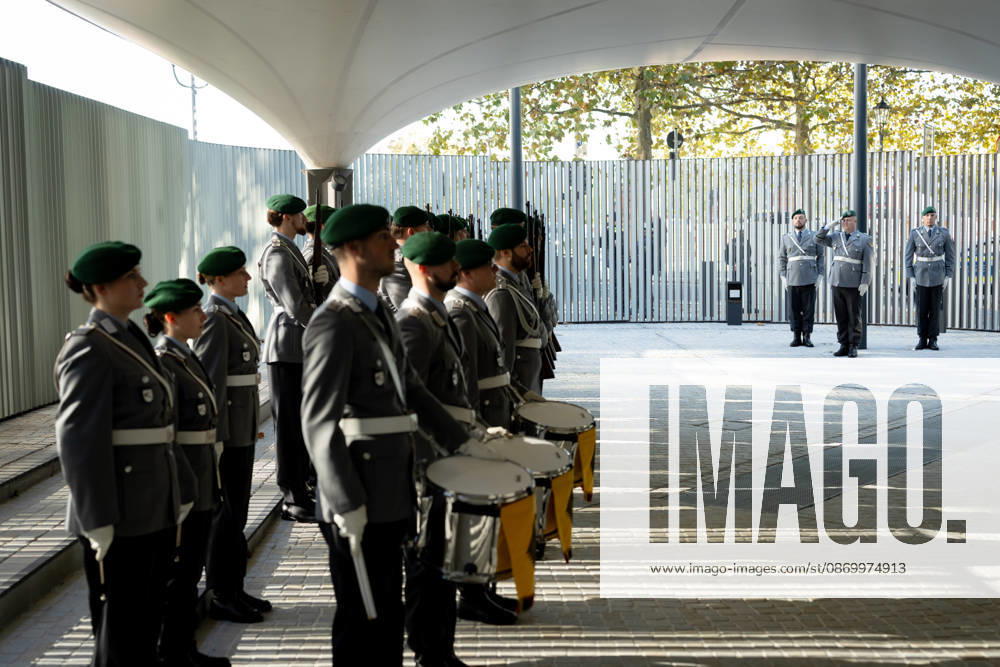 Bundespräsident, Frank-Walter Steinmeier, Akkreditierung von Botschaftern Berlin, Amtssitz am Spreebogen, Bundespräsident, Frank-Walter Steinmeier, Akkreditierung von Botschaftern, Bundeswehr Berlin Berlin GER