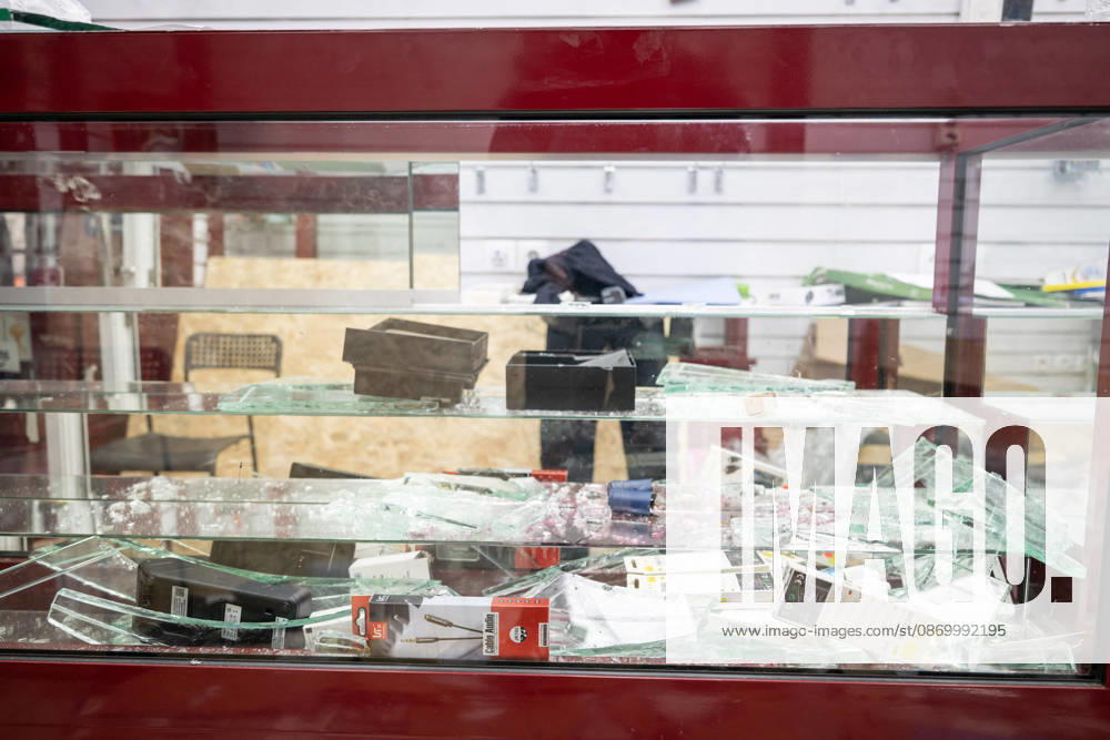 Shops Looted After the October 17th Demonstration - Paris AJ This photo shows the Lyca Mobile at the Boulevard de Magenta store after it has been looted, ransacked, and vandalized on October 19, 2026 two days after riots and looting occurred (pillage) on the sidelines of nationwide cost-of-living demonstrations. Photo by Alexis Jumeau ABACAPRESS.COM Paris France