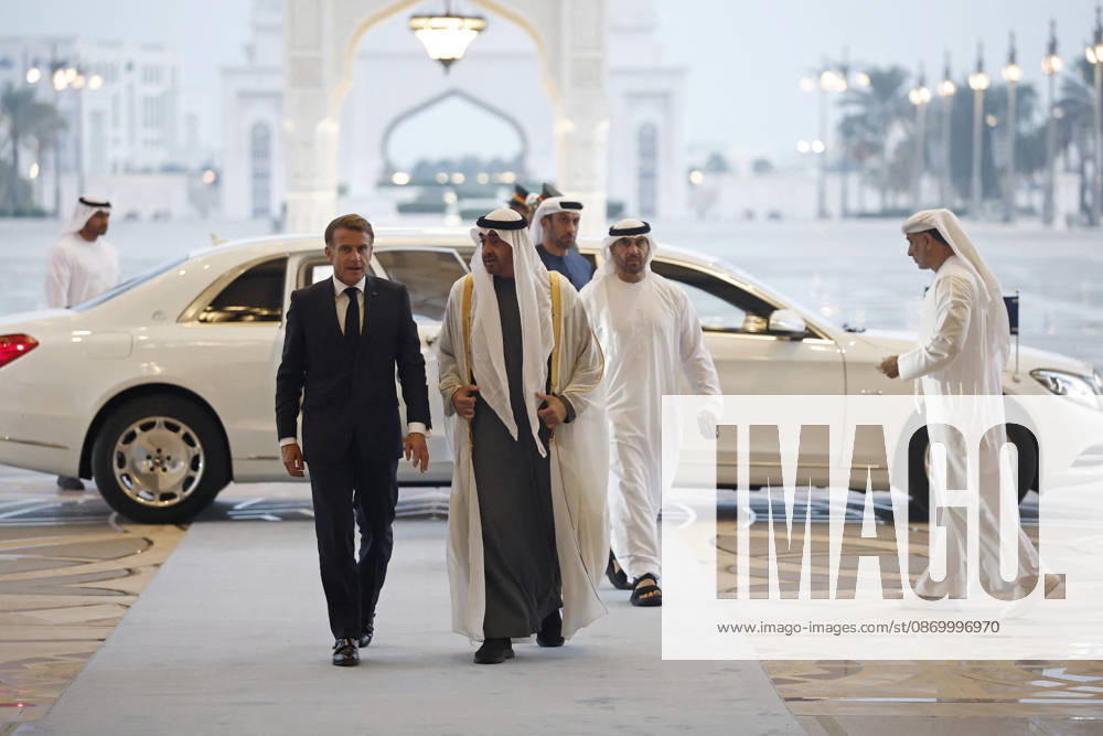 President Macron Visit To Middle East - Abu Dhabi Sheikh Mohamed bin Zayed Al Nahyan, President of the United Arab Emirates (UAE), welcomes French President Emmanuel Macron as he arrives for a meeting at Qasr Al Watan presidential palace in Abu Dhabi, United Arab Emirates, October 19, 2026. Photo by Benoit Tessier Pool ABACAPRESS.COM Abu Dhabi United Arab Emirates