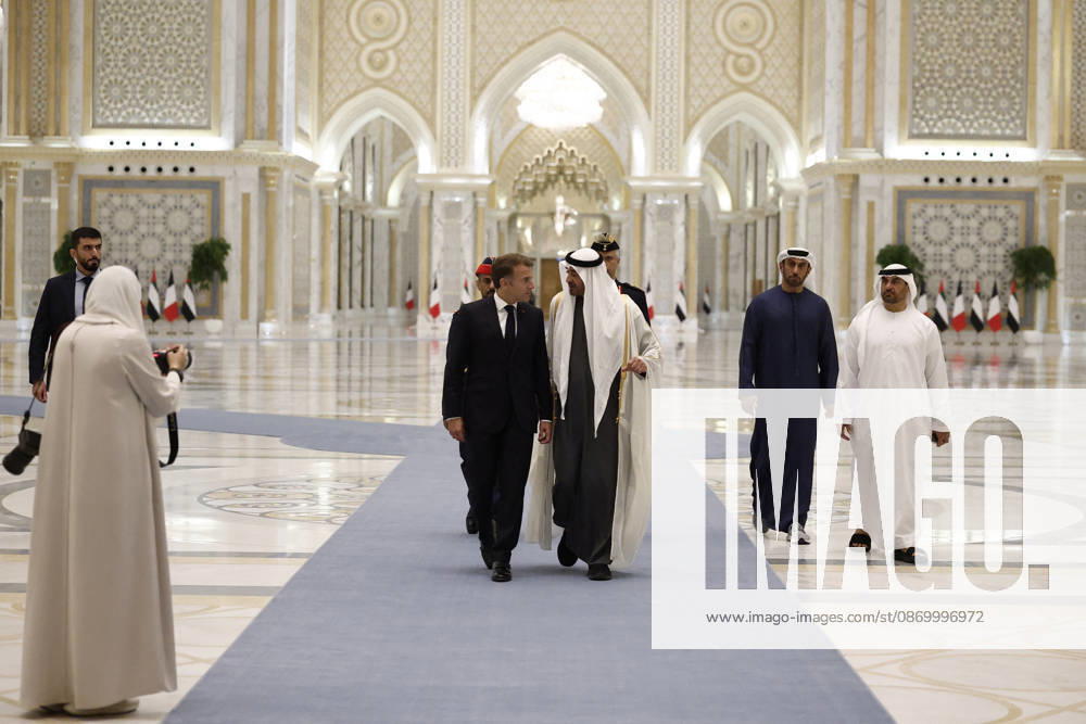 President Macron Visit To Middle East - Abu Dhabi Sheikh Mohamed bin Zayed Al Nahyan, President of the United Arab Emirates (UAE), welcomes French President Emmanuel Macron for a meeting at Qasr Al Watan presidential palace in Abu Dhabi, United Arab Emirates, October 19, 2026. Photo by Benoit Tessier Pool ABACAPRESS.COM Abu Dhabi United Arab Emirates