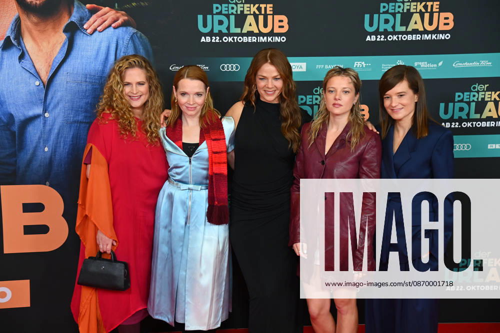 V.li: Diana AMFT (Schauspielerin), Karoline HERFURTH (Schauspielerin), Jessica SCHWARZ (Schauspielerin). Jella HAASE (Schauspielerin), Elyas M BAREK (Schauspieler), Lena SCHOEMANN (Produzentin). Weltpremiere von DER PERFEKTE URLAUB am 19.10.2026 im Mathaeser Filmpalast in Muenchen. Fotocall Roter Teppich,Red Carpet.