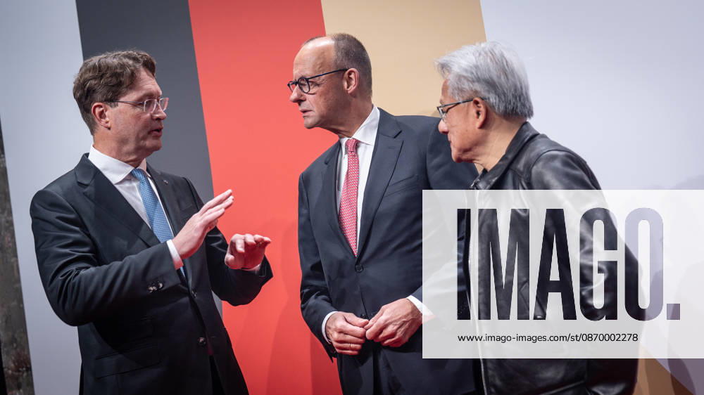 Ola Källenius, CEO Mercedes-Benz Group AG, Friedrich Merz, Bundeskanzler, Jensen Huang, CEO Nvidia Corporation (von links) auf dem roten Teppich;Invest in Germany Summit 2026 - Red Carpet for Investments - Event Location Kraftwerk Berlin, Berlin Berlin Deutschland Kraftwerk Event Location
