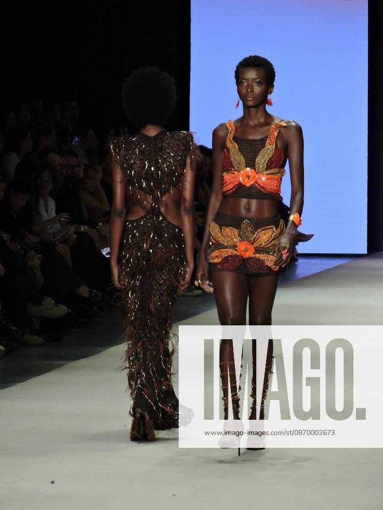 Ammi fashion show at SPFW Sao Paulo (SP), 10 18 2026 - Fashion SPFW Runway - The brand Ammi presents the Forma Viva collection on the last day of Sao Paulo Fashion Week. The brand featured model Isabeli Fontana, whose husband, singer Di Ferrero, was in the audience.(Foto: Leandro Chemalle Thenews2 imago images) ammi fashion show at SPFW