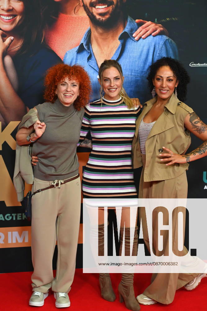 V.li:Lucy DIAKOVSKA (No Angels), Sandy MOELLING (No Angels), Jessica WAHLS (No Angels). Weltpremiere von DER PERFEKTE URLAUB am 19.10.2026 im Mathaeser Filmpalast in Muenchen. Fotocall Roter Teppich,Red Carpet.