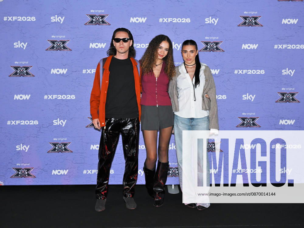 IPA89927844 - Milan, Italy: X Factor 2026 photocall featuring the 12 official contestants JAKE LA FURIA S TEAM In the photo: Alex Fontana, ALÌA, Veronica