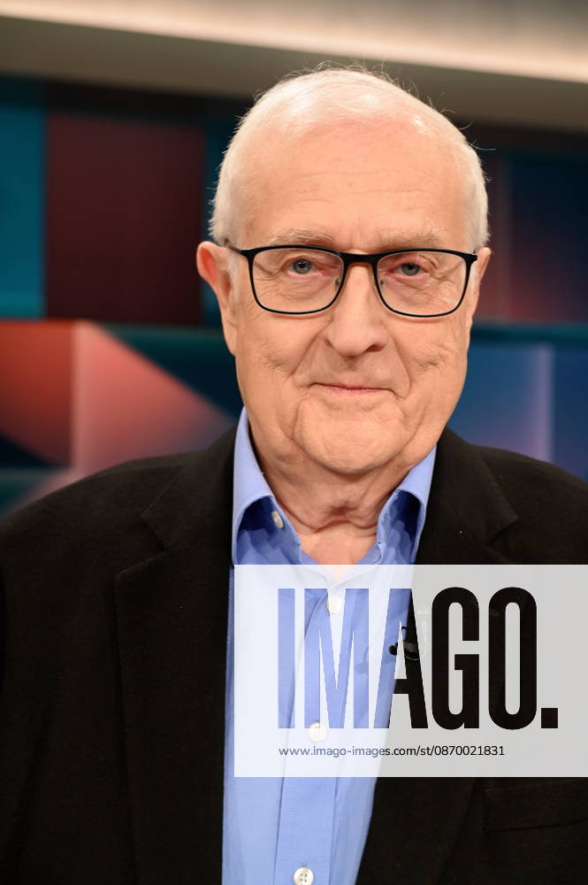Ex Politiker Rainer Brüderle, FDP, Präsident Bund der Steuerzahler Rheinland-Pfalz und Bundeswirtschaftsminister a.D. zu Gast in der ARD Talkshow Hart aber Fair mit dem Thema Lehrer, Polizisten, Verwaltung: Wozu brauchen wir noch Beamte?