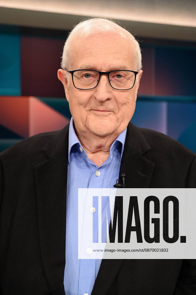 Ex Politiker Rainer Brüderle, FDP, Präsident Bund der Steuerzahler Rheinland-Pfalz und Bundeswirtschaftsminister a.D. zu Gast in der ARD Talkshow Hart aber Fair mit dem Thema Lehrer, Polizisten, Verwaltung: Wozu brauchen wir noch Beamte?