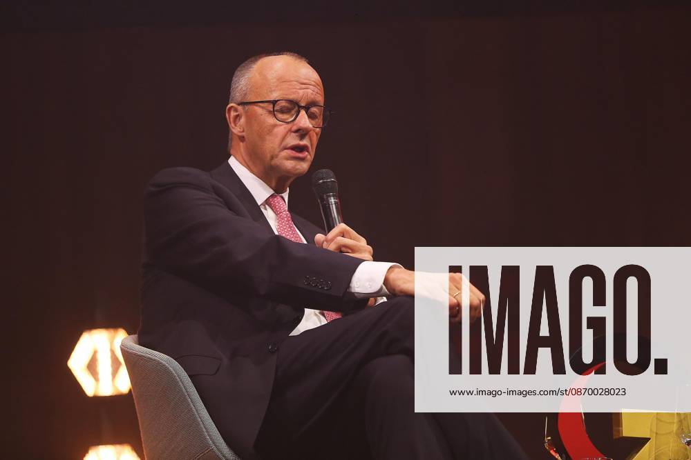 Berlin, Deutschland, 19.10.2026: Kraftwerk Berlin: Invest in Germany Summit: Bundeskanzler Friedrich Merz (CDU).
