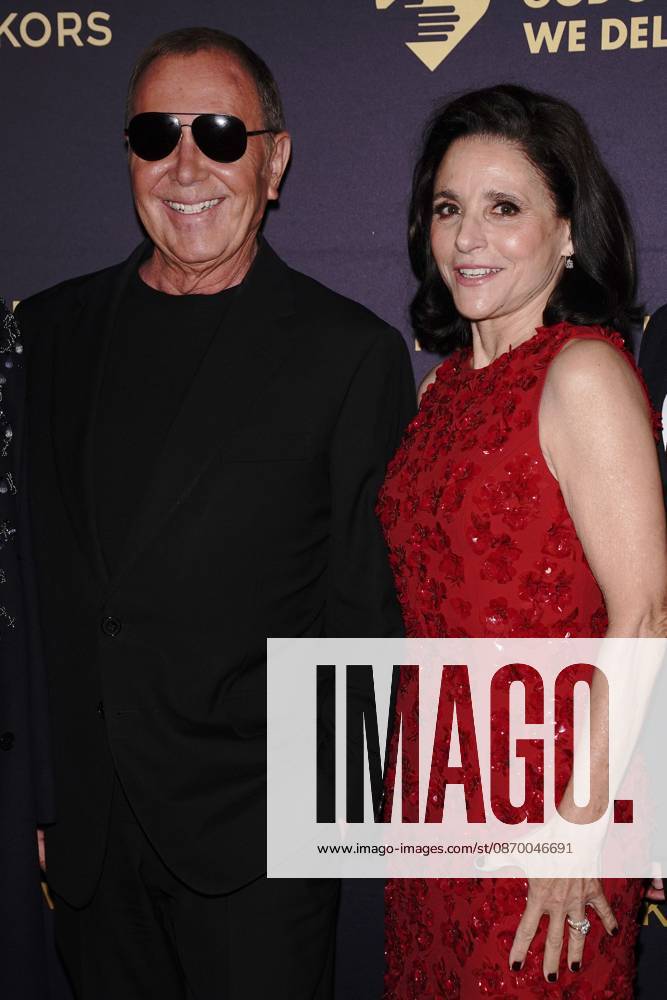Michael Kors, Julia Louis-Dreyfus at arrivals for 20th Annual God s Love We Deliver Golden Heart Awards, Cathedral Church of St. John the Divine, New York, NY, October 19, 2026. Photo By: Kristin Callahan Everett Collection 20th Annual God s Love We Deliver Golden Heart Awards PUBLICATIONXNOTxINxCANxCHNxFRAxITAxJPNxNORxPOLxRUSxESPxUKxUSA