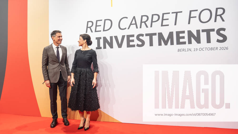 Katherina Reiche, Bundesministerin für Wirtschaft und Energie, mit Renà Obermann;Invest in Germany Summit 2026 - Red Carpet for Investments - Event Location Kraftwerk Berlin, Berlin Berlin Deutschland Kraftwerk Event Location