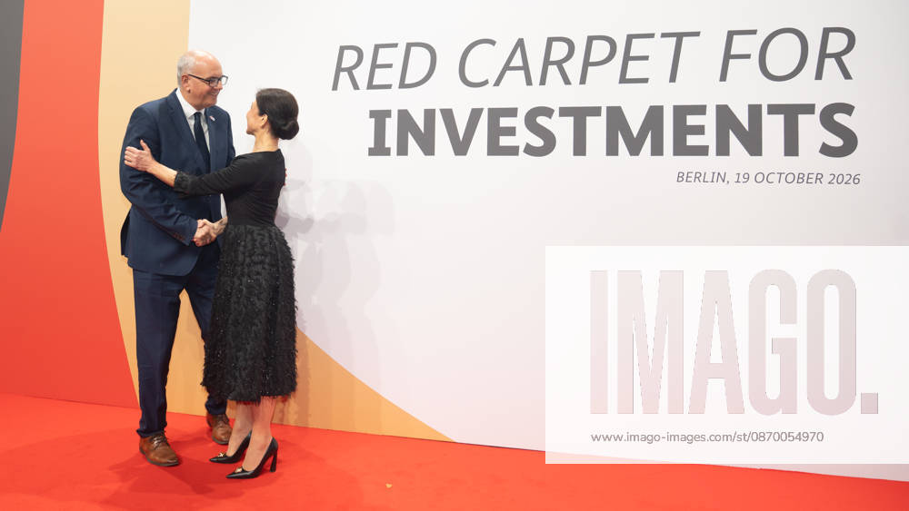 Andreas Bovenschulte, Bürgermeister Bremen mit Katherina Reiche, Bundesministerin für Wirtschaft und Energie;Invest in Germany Summit 2026 - Red Carpet for Investments - Event Location Kraftwerk Berlin, Berlin Berlin Deutschland Kraftwerk Event Location