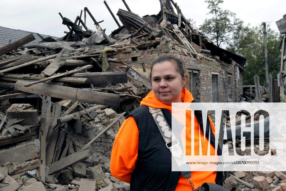 Russian troops hit Dnipro with guided bombs A woman stands among the rubble outside a house damaged by a Russian bombardment in Dnipro, Ukraine, on October 19, 2026. On Monday morning, Russian forces launched guided aerial bombs at the eastern city, damaging private homes and infrastructure. An 84-year-old woman was hospitalised in moderate condition. Dnipro Ukraine