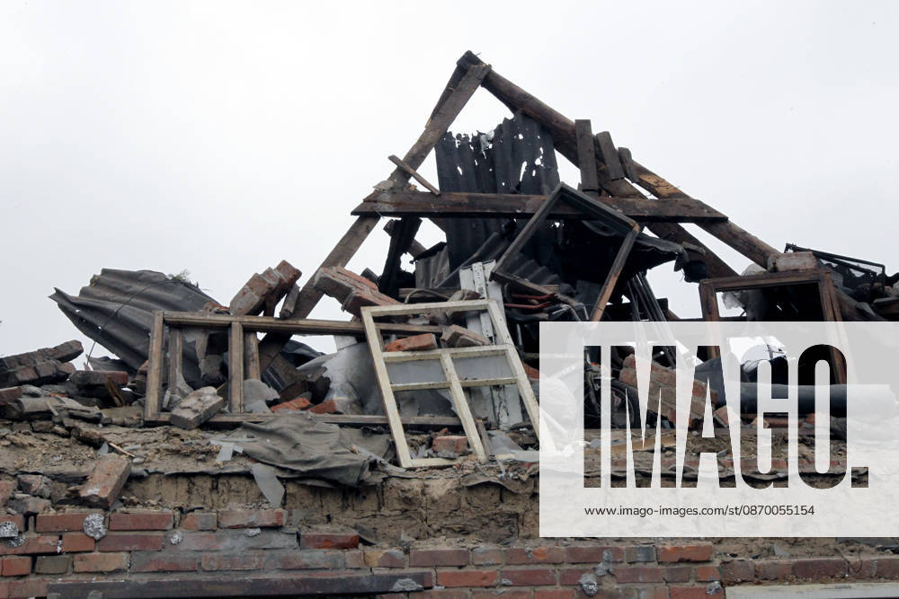 Russian troops hit Dnipro with guided bombs The premises of a house are reduced to rubble by a Russian bombardment in Dnipro, Ukraine, on October 19, 2026. On Monday morning, Russian forces launched guided aerial bombs at the eastern city, damaging private homes and infrastructure. An 84-year-old woman was hospitalised in moderate condition. Dnipro Ukraine