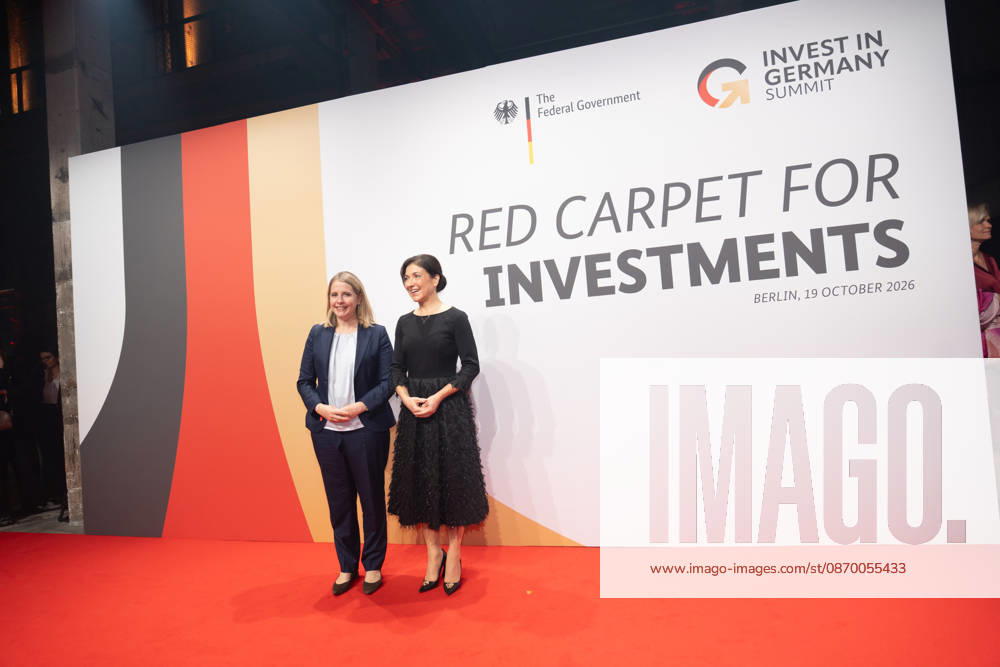 Bundesbauministerin Verena Hubertz (SPD) mit Katherina Reiche, Bundesministerin für Wirtschaft und Energie (CDU) - von links;Invest in Germany Summit 2026 - Red Carpet for Investments - Event Location Kraftwerk Berlin, Berlin Berlin Deutschland Kraftwerk Event Location