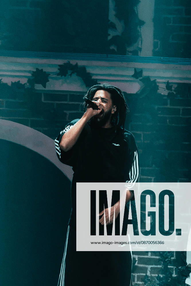J. Cole performs at The O2 arena in London, 19 October 2026 J. Cole performs at The O2 arena in London, England, on 19 October 2026, during the first London show of his Fall Off Tour., Credit:Paul Bogle Avalon London, UK