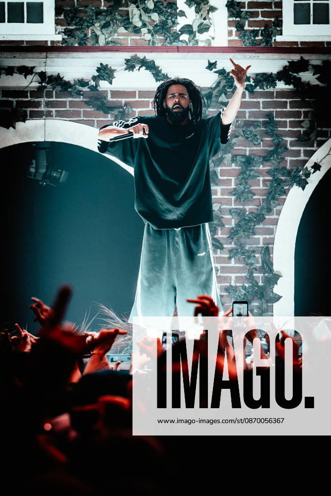 #2 J. Cole performs at The O2 arena in London, 19 October 2026 J. Cole performs at The O2 arena in London, England, on 19 October 2026, during the first London show of his Fall Off Tour., Credit:Paul Bogle Avalon London, UK