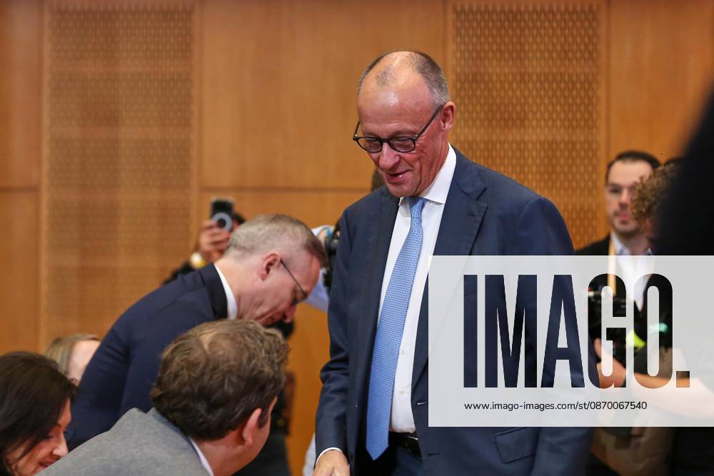 Berlin, Deutschland, 20.10.2026: ESMT: Invest in Germany Summit: Bundeskanzler Friedrich Merz (CDU) kommt an.