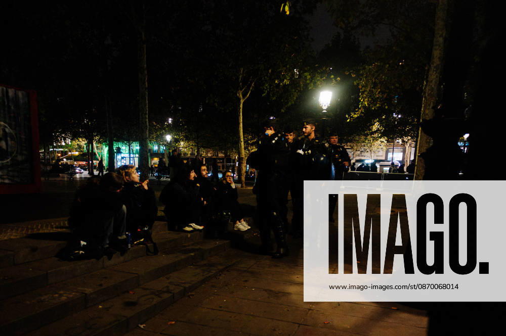 Following several days of unrest and looting, a curfew has been imposed from 11.00 pm at Place de la RÃ publique in Paris until 6.00 am. - 19 10 2026 - France Paris Paris - JanxSchmidt-Whitley LexPictorium LePictorium_0344440